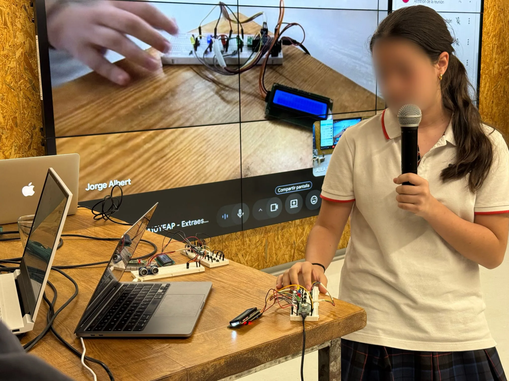 Simon Says with Raspberry Pi Pico W and LCD screen
