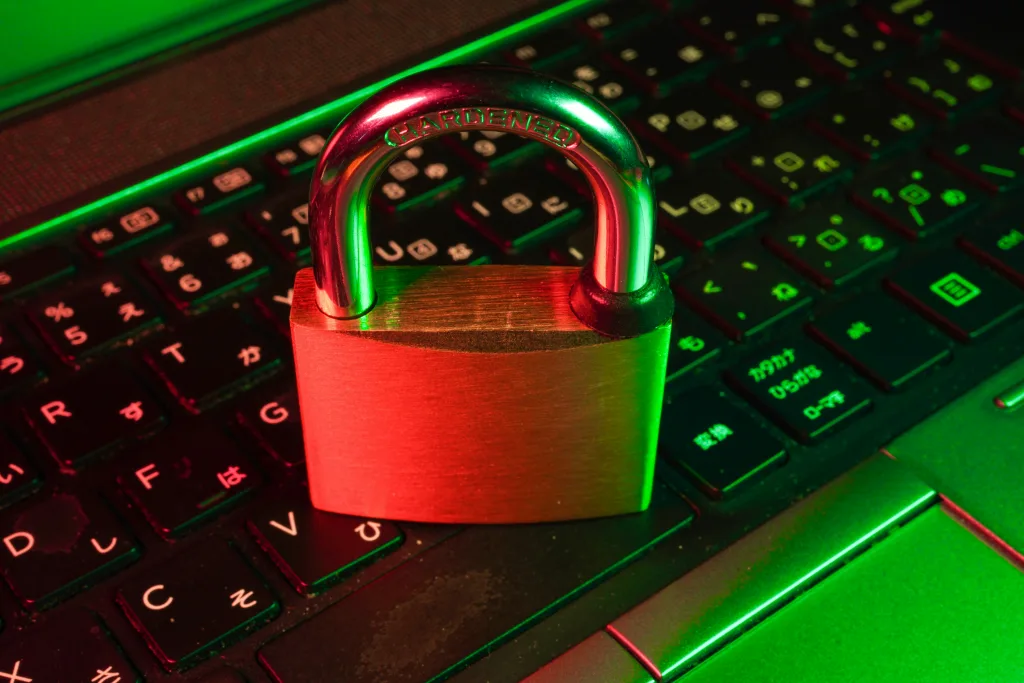 Zero Trust en la nube: identidad, permisos mínimos y supply chain security en AWS, Azure y GCP